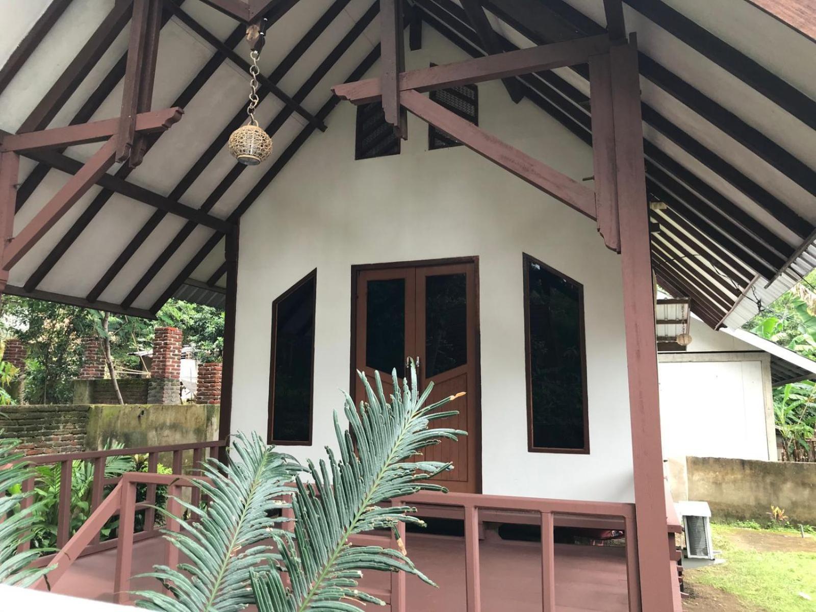 Kevin House Hotel Tanjung  Exterior photo